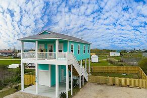 Sea Glass Cottage 2 Bedroom Home by RedAwning
