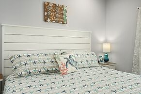 Sea Glass Cottage 2 Bedroom Home by RedAwning