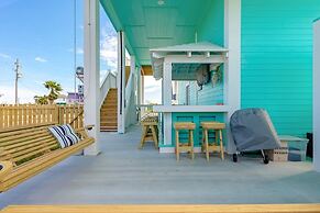 Sea Glass Cottage 2 Bedroom Home by RedAwning