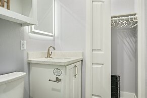 Sea Glass Cottage 2 Bedroom Home by RedAwning