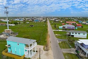 Sea Glass Cottage 2 Bedroom Home by RedAwning