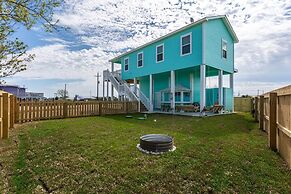 Sea Glass Cottage 2 Bedroom Home by RedAwning