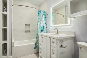 Sea Glass Cottage 2 Bedroom Home by RedAwning