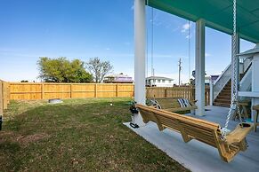 Sea Glass Cottage 2 Bedroom Home by RedAwning