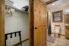 Solitude Bobcat #4 -- Estes Park -- Mountain Cabin Condo With Fireplac