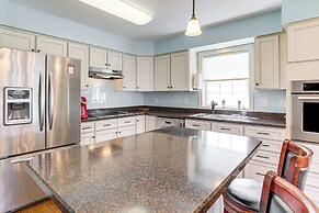 Near Beaches & Shops: Canal-front Selbyville Home