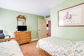 Near Beaches & Shops: Canal-front Selbyville Home