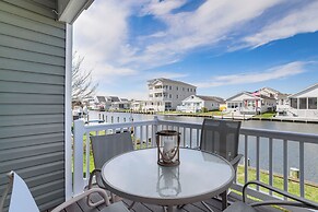 Near Beaches & Shops: Canal-front Selbyville Home