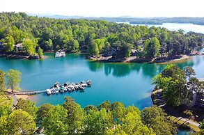 Salem Vacation Rental w/ Lake Keowee Access!