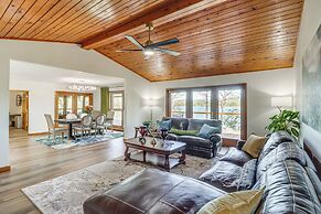 Tranquil Lakefront Greers Ferry Escape w/ Fire Pit