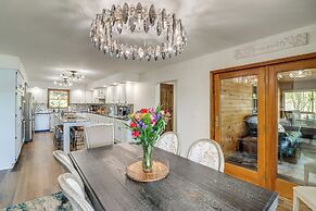 Tranquil Lakefront Greers Ferry Escape w/ Fire Pit