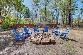 Tranquil Lakefront Greers Ferry Escape w/ Fire Pit