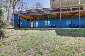 Tranquil Lakefront Greers Ferry Escape w/ Fire Pit