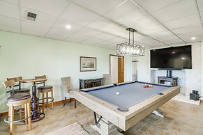 Tranquil Lakefront Greers Ferry Escape w/ Fire Pit