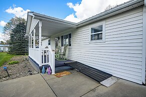 Pet-friendly West Virginia Home - Patio & Fire Pit