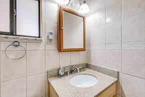 Port Charlotte Home w/ Lanai & Saltwater Pool!