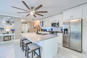 Port Charlotte Home w/ Lanai & Saltwater Pool!