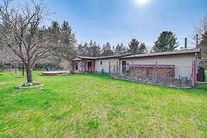 Dog-friendly Michigan Home w/ Deck & Fire Pit!