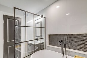 Houston Apartment: Close to University & Downtown