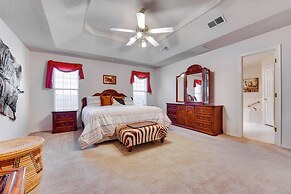 9 Mi to Texas Tech: Home w/ Fenced Yard in Lubbock