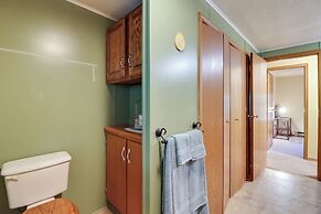 10 Mi to Pocono Raceway: Cozy Albrightsville Home!