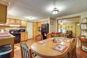 10 Mi to Pocono Raceway: Cozy Albrightsville Home!