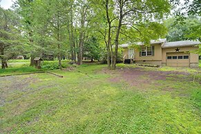 10 Mi to Pocono Raceway: Cozy Albrightsville Home!