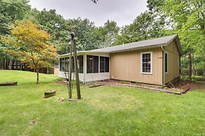 10 Mi to Pocono Raceway: Cozy Albrightsville Home!