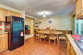 10 Mi to Pocono Raceway: Cozy Albrightsville Home!