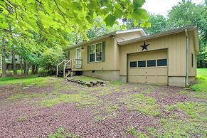10 Mi to Pocono Raceway: Cozy Albrightsville Home!