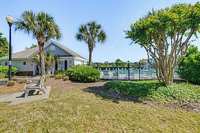 Community Pool & Hot Tub: North Myrtle Beach Condo