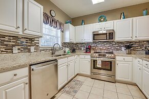 Community Pool & Hot Tub: North Myrtle Beach Condo