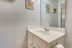 Community Pool & Hot Tub: North Myrtle Beach Condo