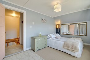 Lakefront Oakland Vacation Rental w/ Dock + Views!