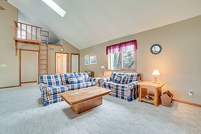 Family-friendly Houghton Lake House: Steps to Lake