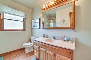 Family-friendly Houghton Lake House: Steps to Lake