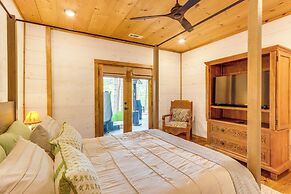 Blue Ridge Cabin w/ Hot Tub, Deck & Mountain Views