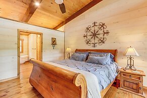Blue Ridge Cabin w/ Hot Tub, Deck & Mountain Views