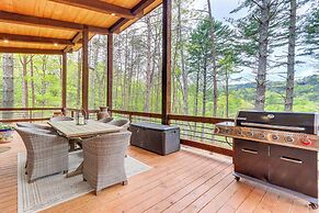 Blue Ridge Cabin w/ Hot Tub, Deck & Mountain Views