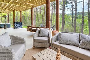 Blue Ridge Cabin w/ Hot Tub, Deck & Mountain Views