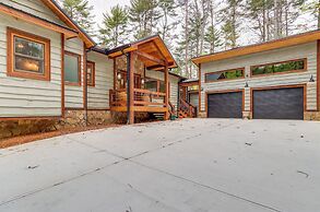 Blue Ridge Cabin w/ Hot Tub, Deck & Mountain Views