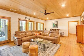 Blue Ridge Cabin w/ Hot Tub, Deck & Mountain Views