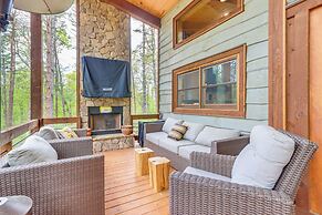 Blue Ridge Cabin w/ Hot Tub, Deck & Mountain Views