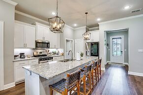 Peaceful Flint Home, Close to Lake Palestine!