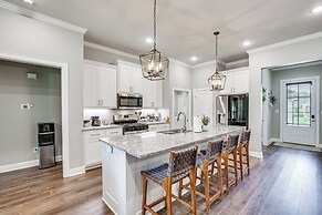 Peaceful Flint Home, Close to Lake Palestine!