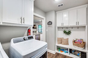 Peaceful Flint Home, Close to Lake Palestine!