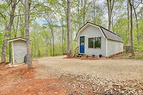 Inviting Des Arc Cabin w/ Fire Pit + Deck!