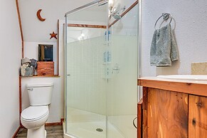 Inviting Des Arc Cabin w/ Fire Pit + Deck!