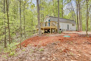 Inviting Des Arc Cabin w/ Fire Pit + Deck!