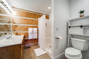 Panoramic Mtn Views: Spacious Tennessee Home!